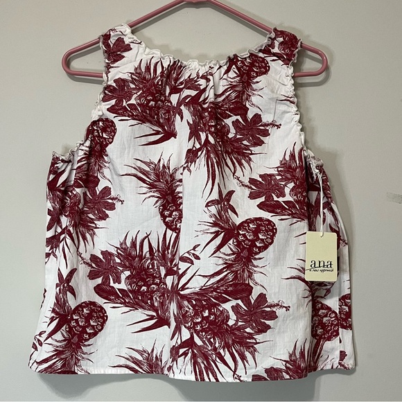 Tops - A. N. A. Cropped red cream sleeveless top. Size L (O)